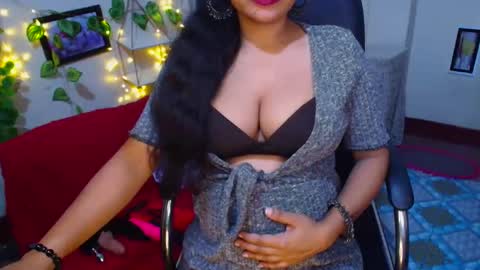 Snapshot of sweetsour18 chatting on 19, 12, 2025 SweetSour online show from 19, 12, 2025