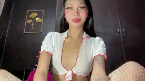 Snapshot of sweetstares chatting on 17, 5, 2026 yanny online show from 17, 5, 2026