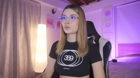 Cat independent model  online show from 6, 5, 2026