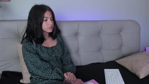    online show from 13, 1, 2025