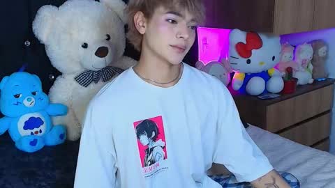 Snapshot of sweettfoxx chatting on 18, 11, 2025 Neffer online show from 18, 11, 2025