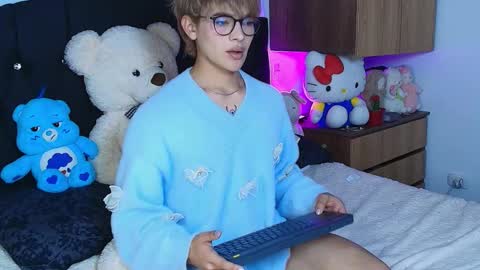 Snapshot of sweettfoxx chatting on 19, 11, 2025 Neffer online show from 19, 11, 2025