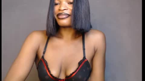 sweetxxboobsx online show from 25, 6, 2026