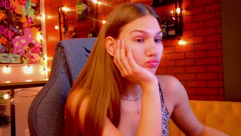 Snapshot of sweety_emilya chatting on 11, 5, 2026 Emily online show from 11, 5, 2026