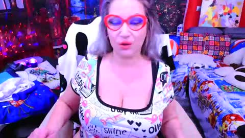 Snapshot of sweetylisahard chatting on 1, 1, 2025 Lisa online show from 1, 1, 2025