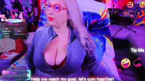 Snapshot of sweetylisahard chatting on 5, 12, 2025 Lisa online show from 5, 12, 2025