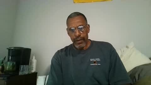 swimmerbod2495 online show from 10, 7, 2026