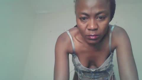 Snapshot of swtebony1 chatting on 12, 2, 2026 ALICIA online show from 12, 2, 2026