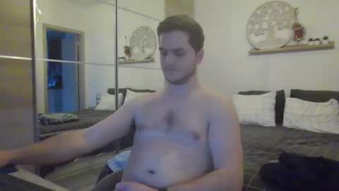 syl092 online show from 10, 2, 2025