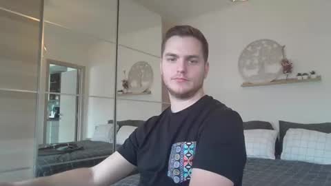 syl092 online show from 11, 3, 2025