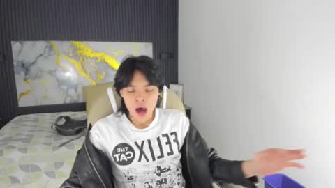 Snapshot of sylasfrost chatting on 4, 12, 2025 sylasfrost online show from 4, 12, 2025