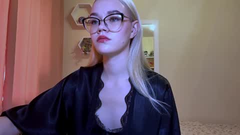 Mia online show from 19, 6, 2026
