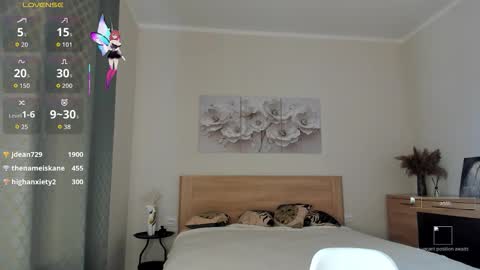 Snapshot of synop_sis chatting on 10, 9, 2025 Mila online show from 10, 9, 2025