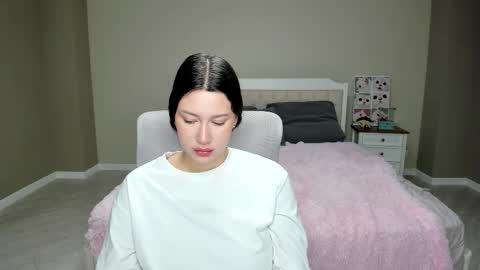 Snapshot of synop_sis chatting on 12, 11, 2025 Mila online show from 12, 11, 2025