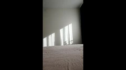 black sofa online show from 5, 3, 2026