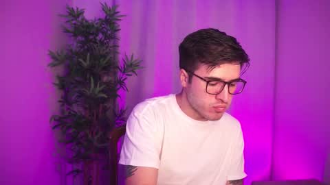 t0ny_wylie online show from 12, 11, 2025