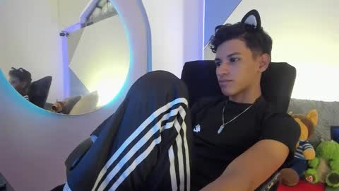 Tashi00 online show from 23, 2, 2026