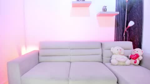 Tahiela  online show from 7, 3, 2026