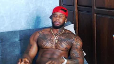 Tairon Tucke online show from 25, 12, 2024