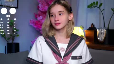 Mia online show from 4, 3, 2025