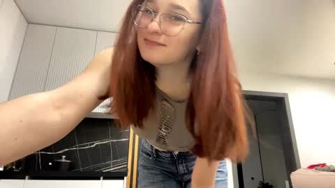 Ayla and Lexi online show from 28, 11, 2025