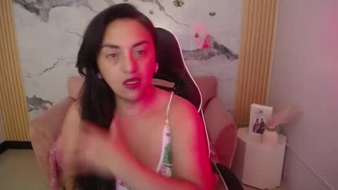 Snapshot of tamara_ch1 chatting on 6, 11, 2025 tamara_ch1 online show from 6, 11, 2025