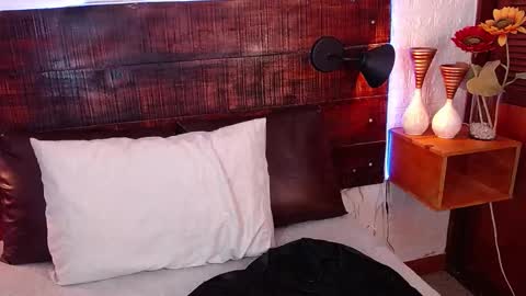 Snapshot of tamara_sanz1 chatting on 8, 1, 2025 online show from 8, 1, 2025