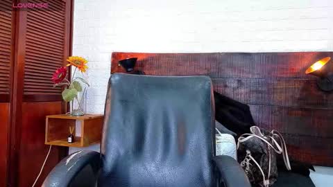 Snapshot of tamara_sanz1 chatting on 23, 11, 2025 online show from 23, 11, 2025