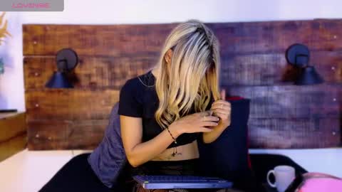    online show from 23, 4, 2026