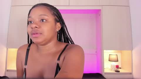 Snapshot of tamarazaki chatting on 22, 2, 2025 Tami online show from 22, 2, 2025