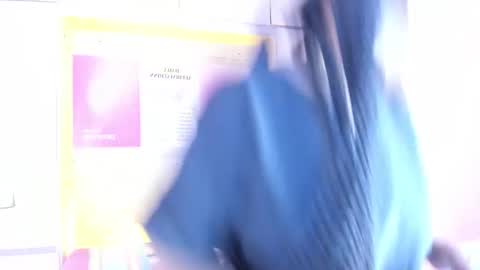 Snapshot of tamarazaki chatting on 18, 9, 2025 Tami online show from 18, 9, 2025