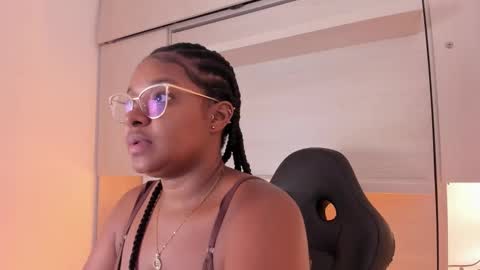 Snapshot of tamarazaki chatting on 16, 10, 2025 Tami online show from 16, 10, 2025