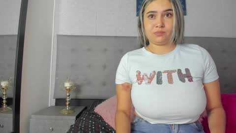 Tamy Vega online show from 6, 1, 2025