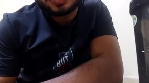 tamilan_da75 online show from 4, 1, 2025