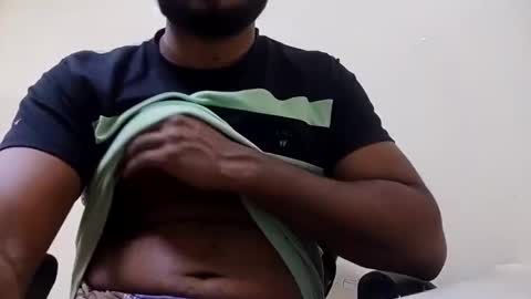 tamilan_da75 online show from 5, 1, 2025