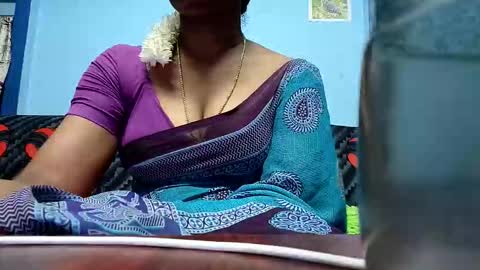 Snapshot of tamilmadhi520 chatting on 24, 11, 2025 tamilmadhi520 online show from 24, 11, 2025