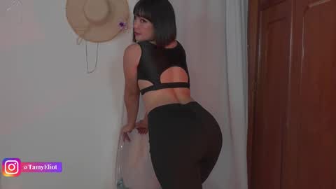 Snapshot of tamyeliot chatting on 27, 11, 2025 Tamy online show from 27, 11, 2025