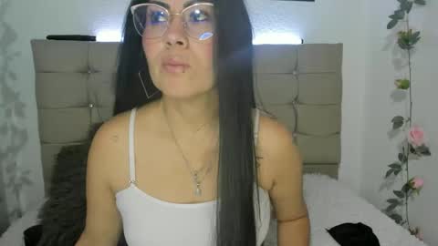 Snapshot of tania_mature chatting on 15, 5, 2026 tania online show from 15, 5, 2026