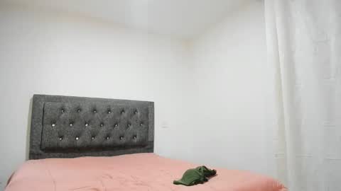 Snapshot of taniabonnet_ chatting on 18, 12, 2025 taniabonnet online show from 18, 12, 2025