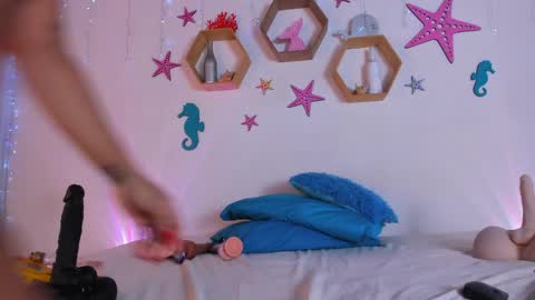 3 Tanisha 3 online show from 13, 4, 2026