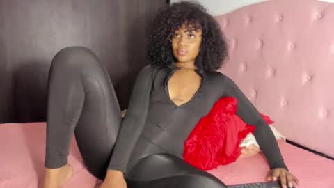 Snapshot of tanisha_owens2 chatting on 14, 12, 2024 TANISHA online show from 14, 12, 2024