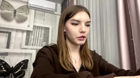 Mia online show from 5, 3, 2026