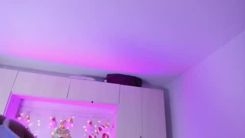  T A R A  online show from 17, 12, 2025