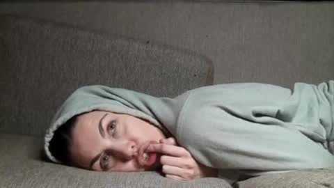 T  J   online show from 2, 12, 2024