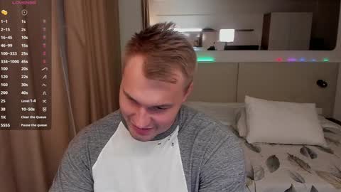 Snapshot of tasty_justin chatting on 1, 12, 2024 My shows 2100500 UTC3 online show from 1, 12, 2024