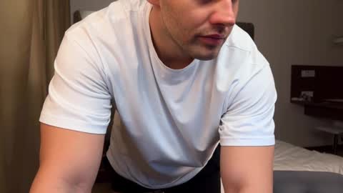 Snapshot of tasty_justin chatting on 12, 9, 2025 My shows 2100500 UTC3 online show from 12, 9, 2025