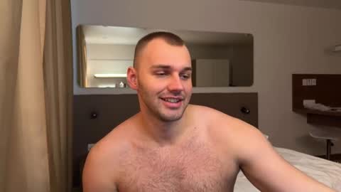 Snapshot of tasty_justin chatting on 27, 9, 2025 My shows 2100500 UTC3 online show from 27, 9, 2025