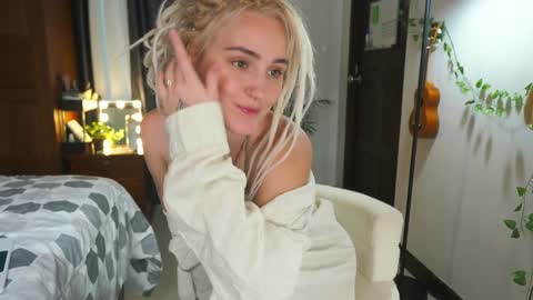 Snapshot of tasty_tomato chatting on 10, 1, 2025 RHEA pronanciation like Reya online show from 10, 1, 2025