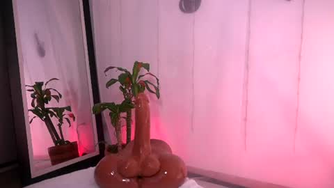 Snapshot of tatiana_monroe chatting on 22, 7, 2026 Hey Im Tatiana online show from 22, 7, 2026
