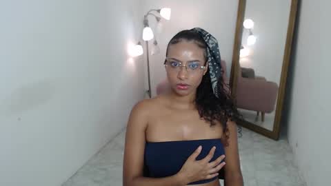 Snapshot of tatiana_oconell2 chatting on 1, 3, 2026 isabel online show from 1, 3, 2026